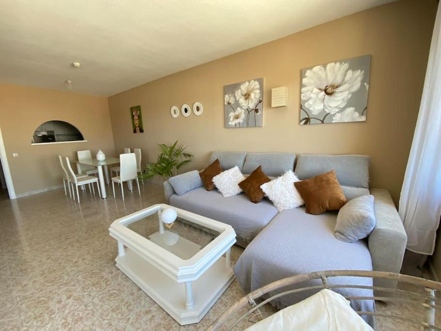 Lovely 1 Bedroom Apartment With Sea Views And Pool Estepona Dış mekan fotoğraf